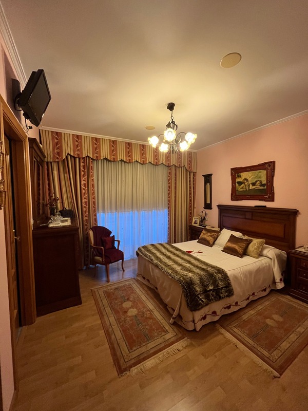 Dormitorio principal del chalet