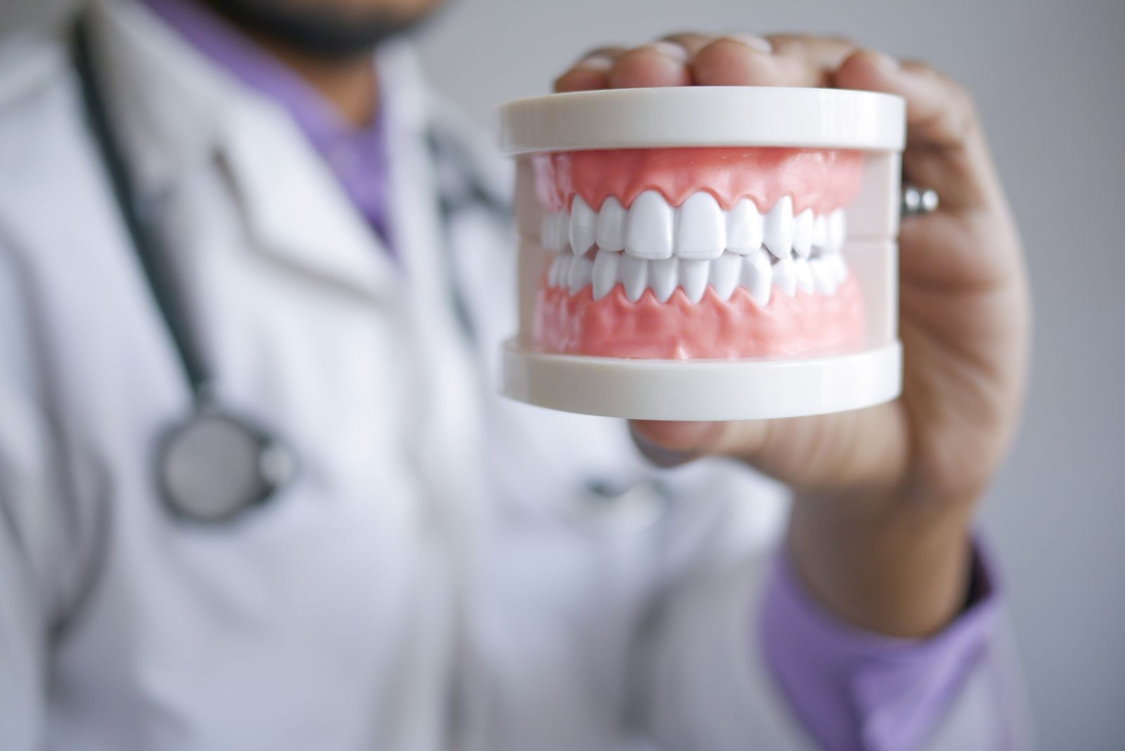 Modelo de prótesis dental a medida